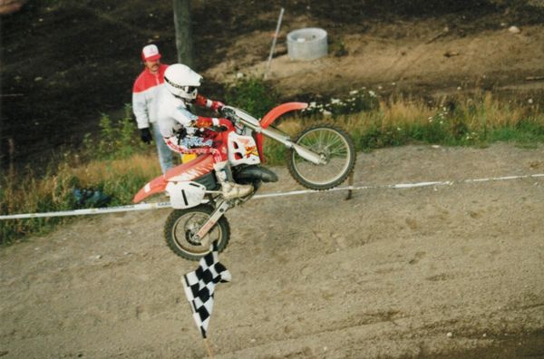Tomi Paavola loikkaa junnujen 125cc mestariksi 1991